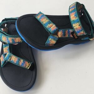 New Teva size 11